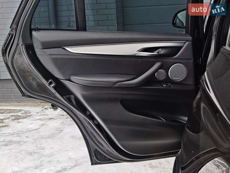 Внедорожник / Кроссовер BMW X5 2016 в Луцке