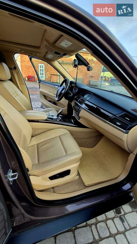 Внедорожник / Кроссовер BMW X5 2012 в Черновцах