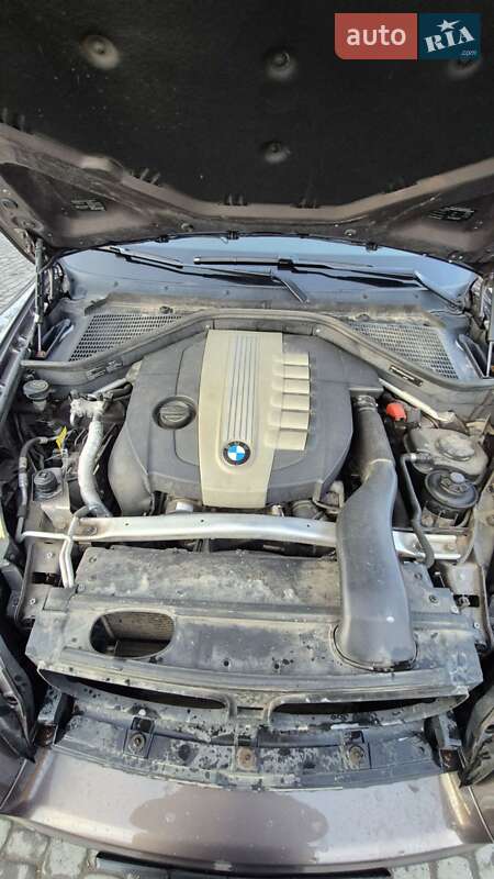 Внедорожник / Кроссовер BMW X5 2012 в Черновцах