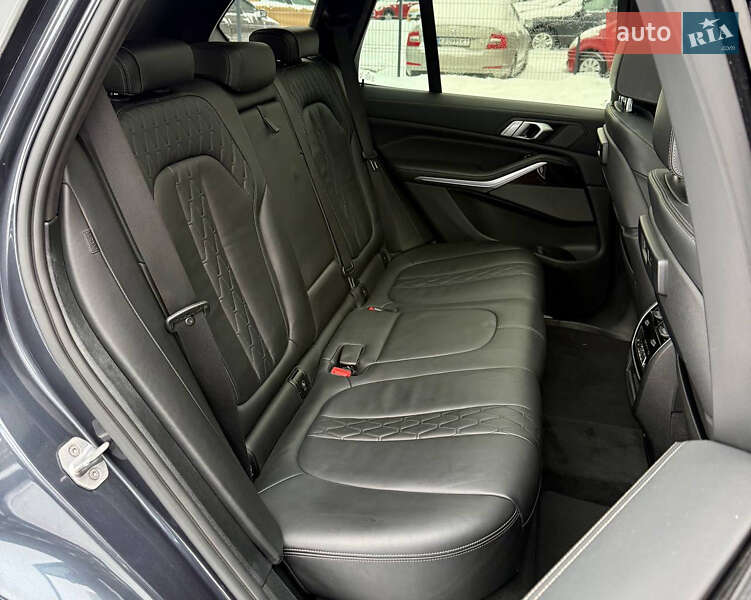 Внедорожник / Кроссовер BMW X5 2019 в Киеве