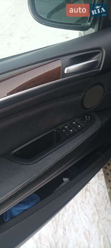 Внедорожник / Кроссовер BMW X5 2010 в Киеве