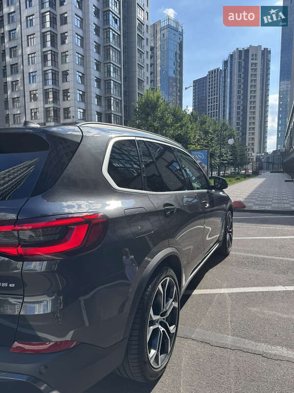 Внедорожник / Кроссовер BMW X5 2022 в Киеве