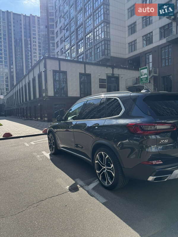 Внедорожник / Кроссовер BMW X5 2022 в Киеве