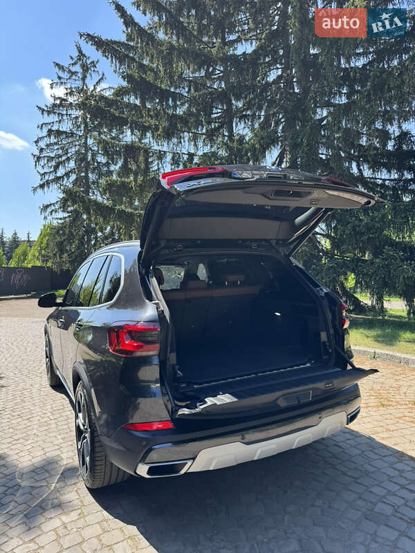 Внедорожник / Кроссовер BMW X5 2022 в Киеве