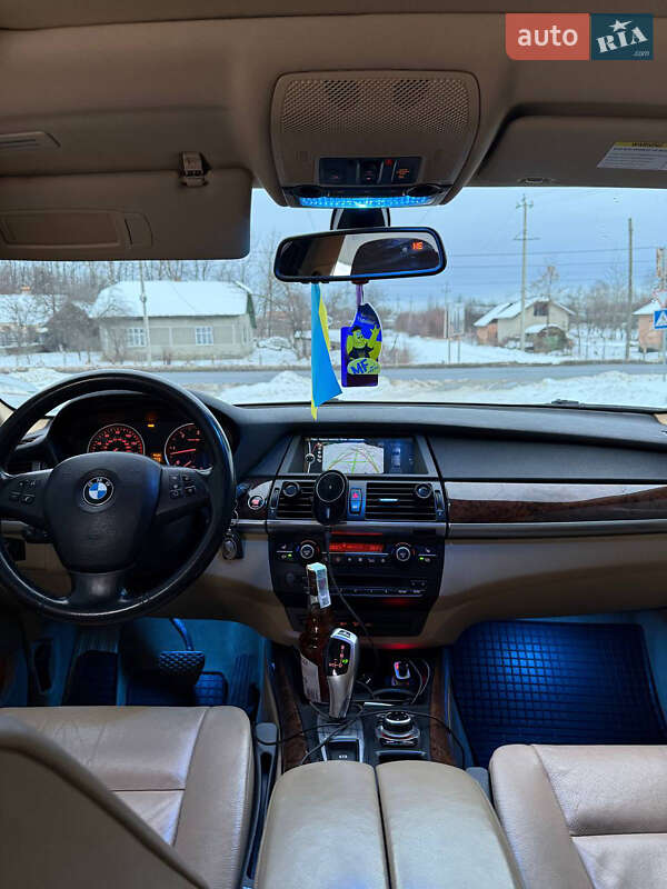 Внедорожник / Кроссовер BMW X5 2010 в Долине