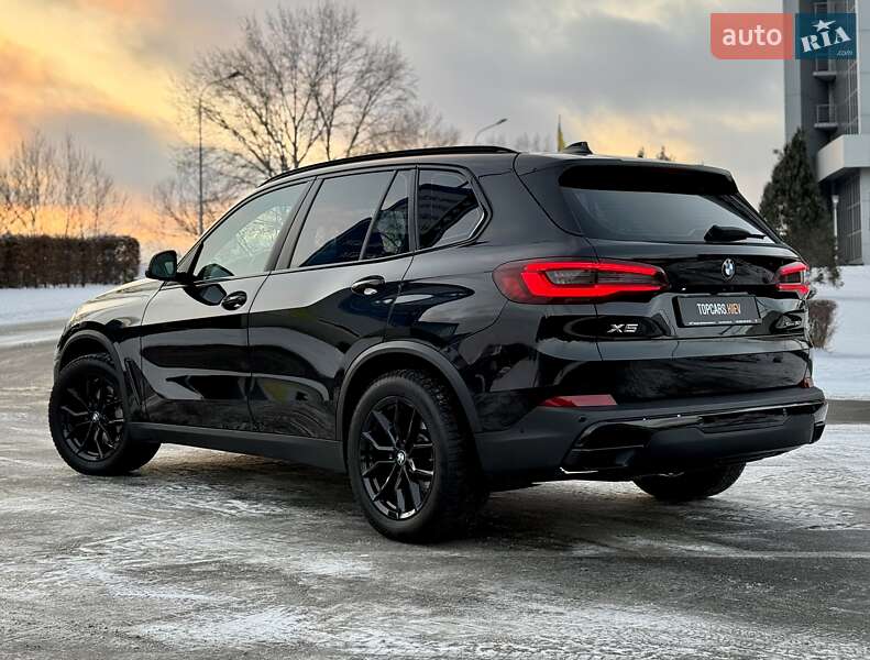 Внедорожник / Кроссовер BMW X5 2022 в Киеве