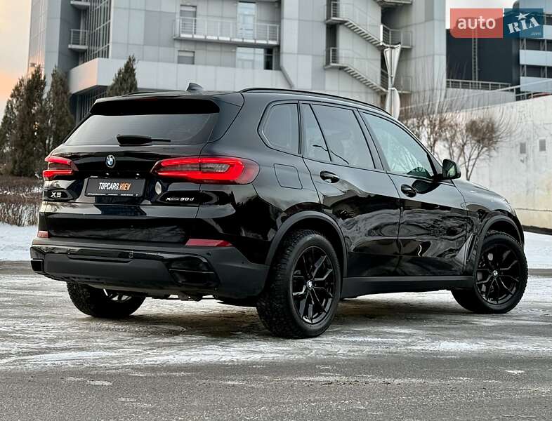 Внедорожник / Кроссовер BMW X5 2022 в Киеве