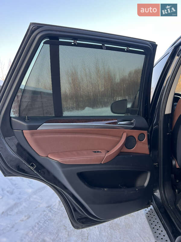 Внедорожник / Кроссовер BMW X5 2011 в Костополе