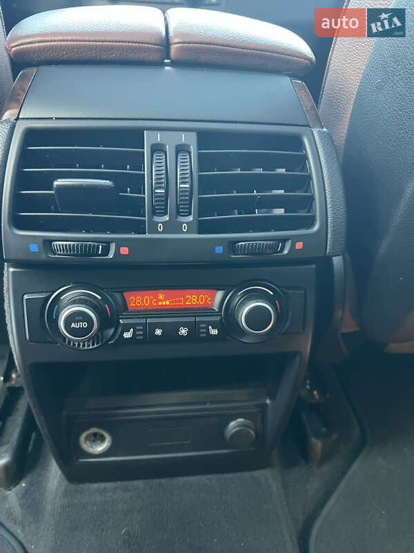 Внедорожник / Кроссовер BMW X5 2011 в Костополе