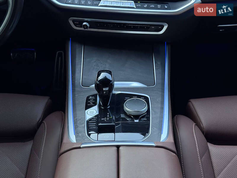 Внедорожник / Кроссовер BMW X5 2022 в Киеве