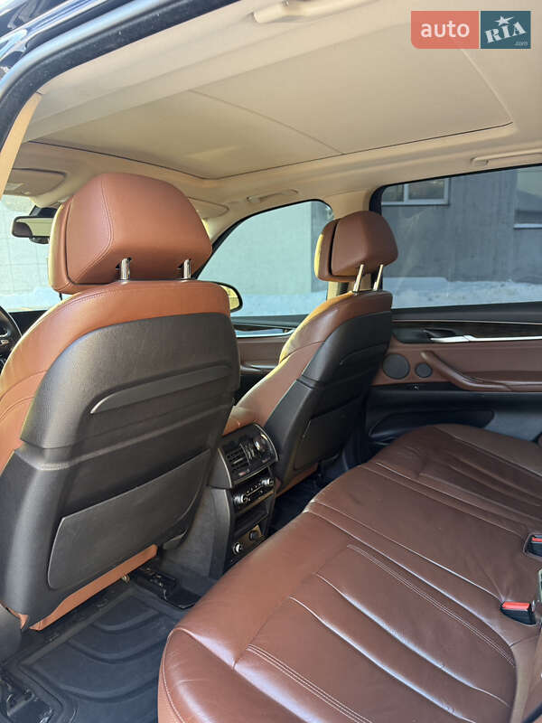 Внедорожник / Кроссовер BMW X5 2015 в Ровно