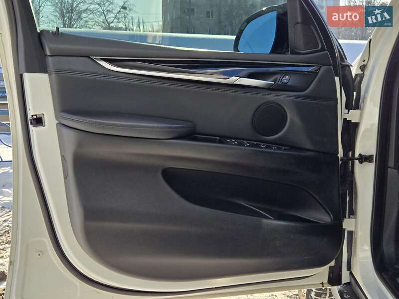 Внедорожник / Кроссовер BMW X5 2016 в Киеве