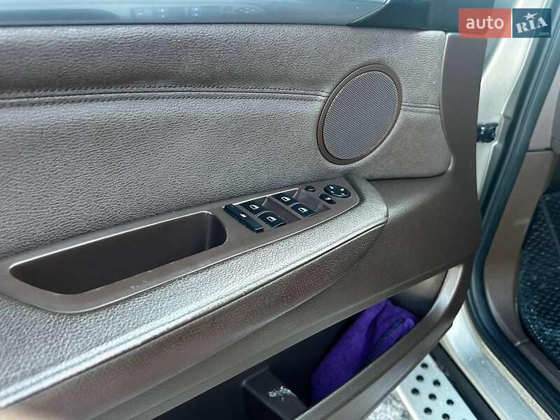 Внедорожник / Кроссовер BMW X5 2010 в Киеве