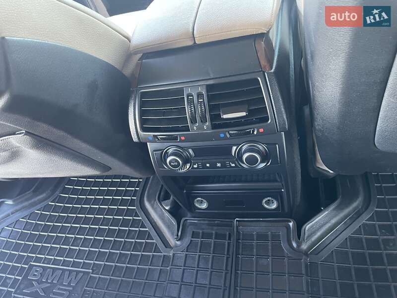 Внедорожник / Кроссовер BMW X5 2012 в Ковеле