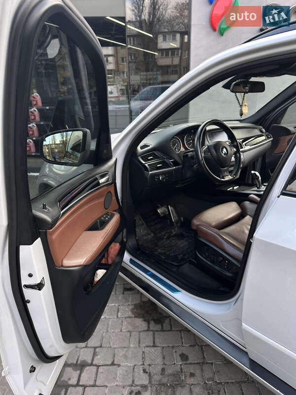 Внедорожник / Кроссовер BMW X5 2010 в Южноукраинске