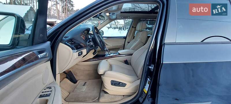 Внедорожник / Кроссовер BMW X5 2012 в Дубно