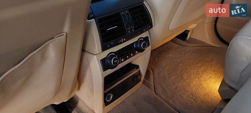 Внедорожник / Кроссовер BMW X5 2012 в Дубно