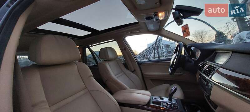 Внедорожник / Кроссовер BMW X5 2012 в Дубно