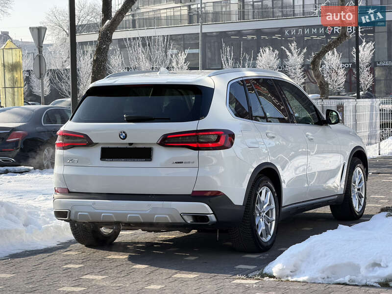 Внедорожник / Кроссовер BMW X5 2023 в Ужгороде