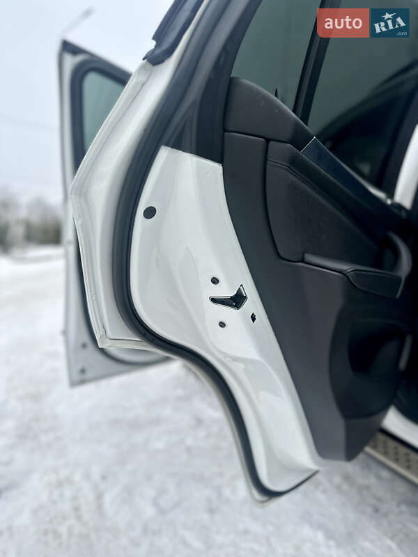 Внедорожник / Кроссовер BMW X5 2010 в Черновцах