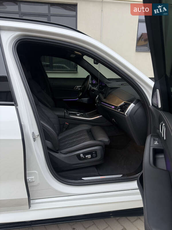 Внедорожник / Кроссовер BMW X5 2024 в Киеве