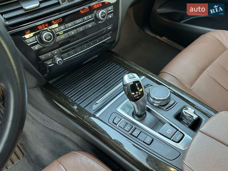 Внедорожник / Кроссовер BMW X5 2017 в Луцке