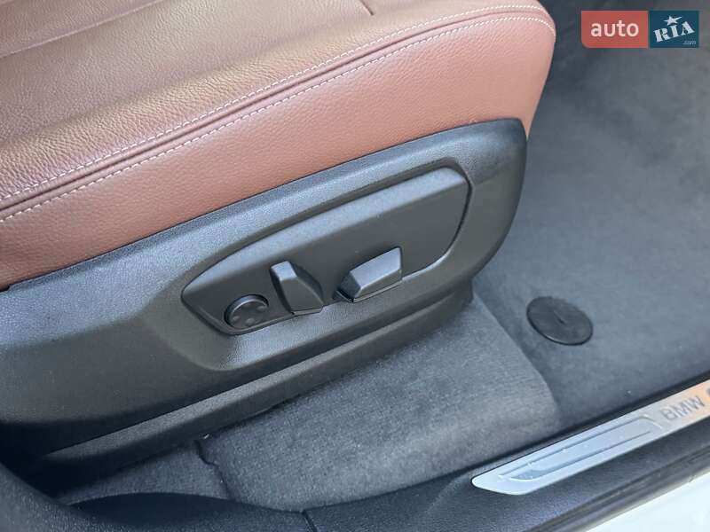 Внедорожник / Кроссовер BMW X5 2017 в Луцке