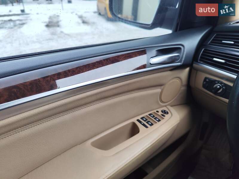 Позашляховик / Кросовер BMW X5 2010 в Дніпрі