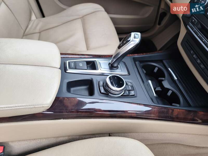 Позашляховик / Кросовер BMW X5 2010 в Дніпрі