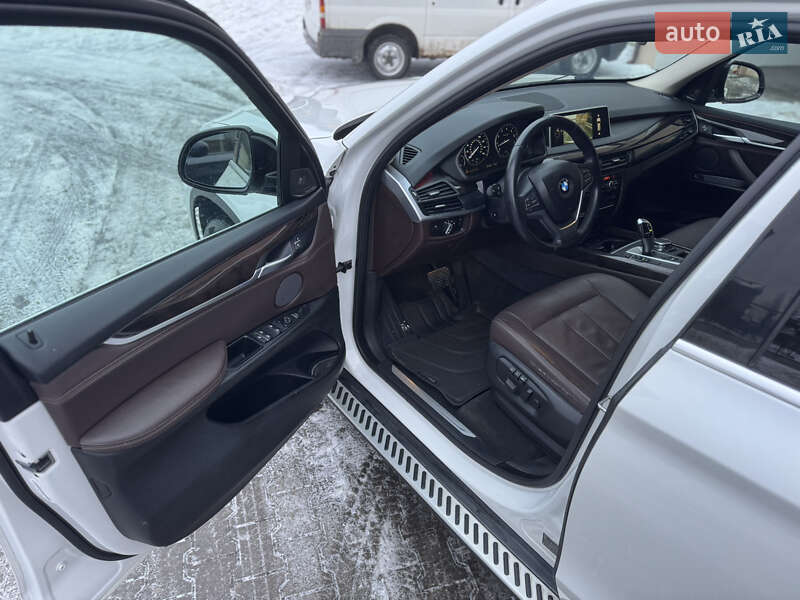 Позашляховик / Кросовер BMW X5 2015 в Луцьку