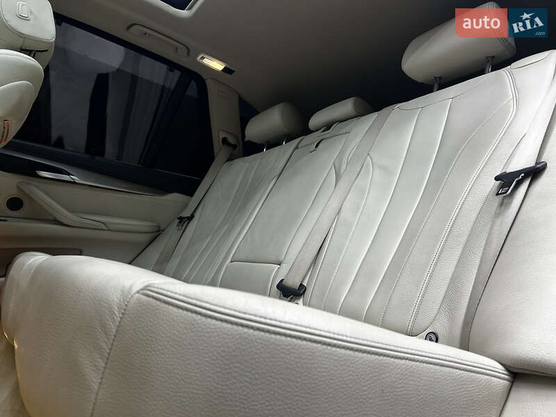 Внедорожник / Кроссовер BMW X5 2014 в Черновцах