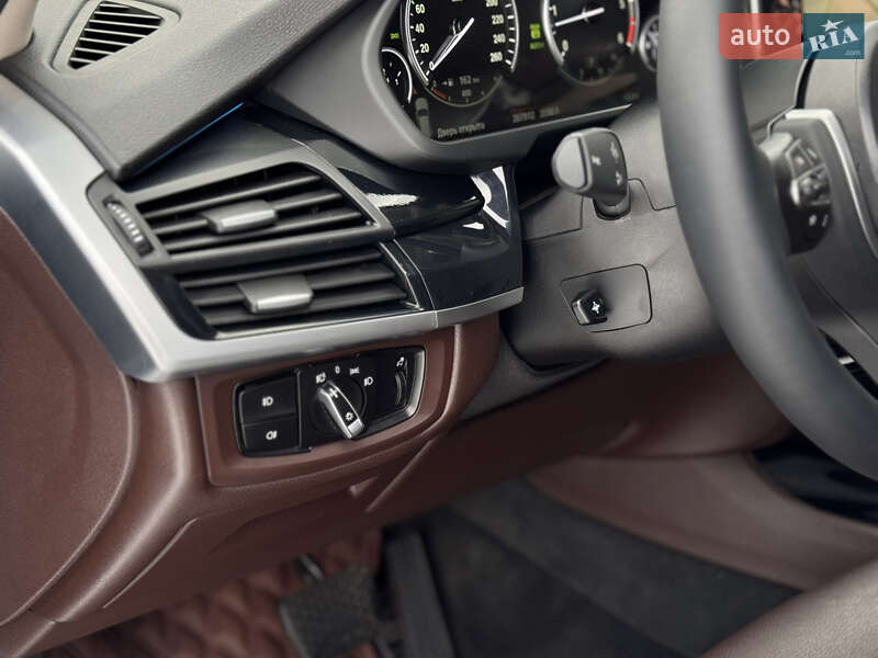 Внедорожник / Кроссовер BMW X5 2014 в Ровно