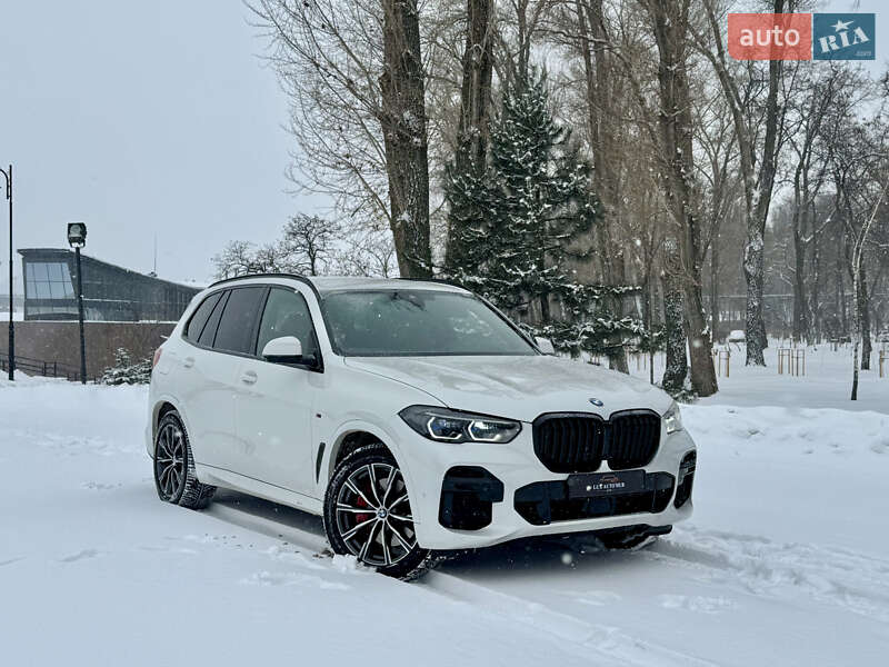 Внедорожник / Кроссовер BMW X5 2022 в Киеве