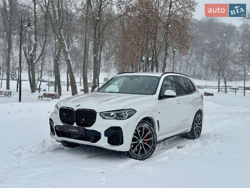 Внедорожник / Кроссовер BMW X5 2022 в Киеве