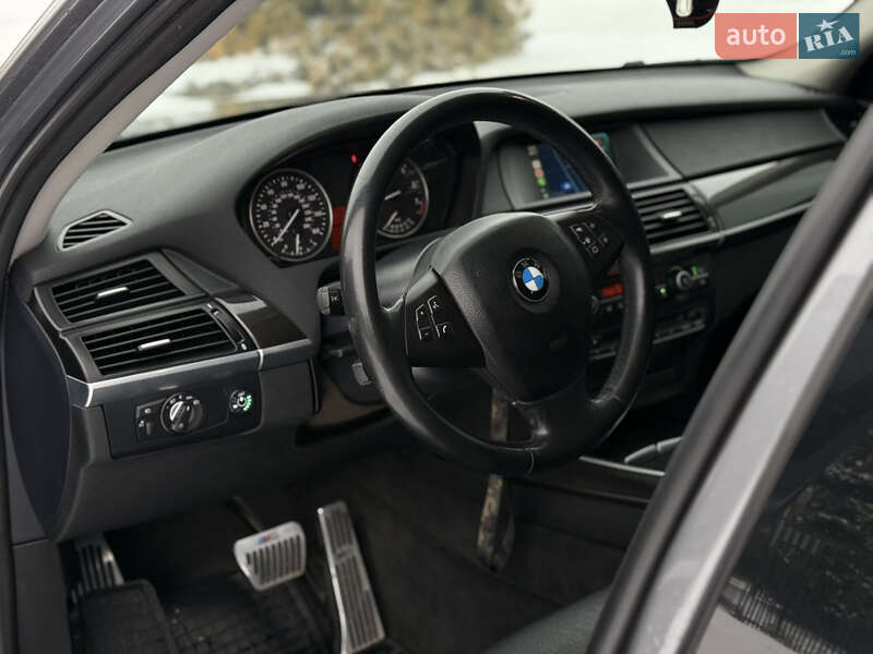 Внедорожник / Кроссовер BMW X5 2010 в Ровно