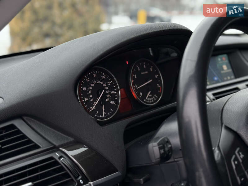 Внедорожник / Кроссовер BMW X5 2010 в Ровно