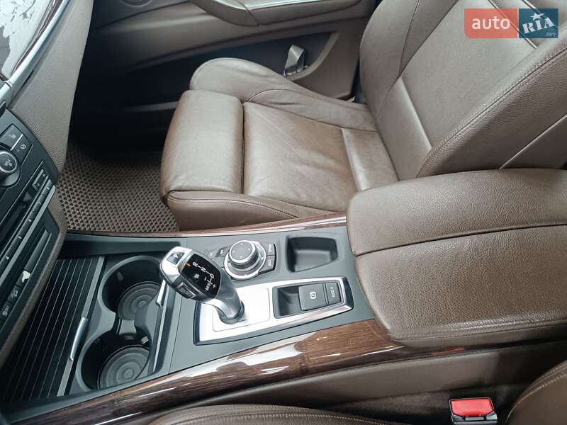 Внедорожник / Кроссовер BMW X5 2012 в Киеве