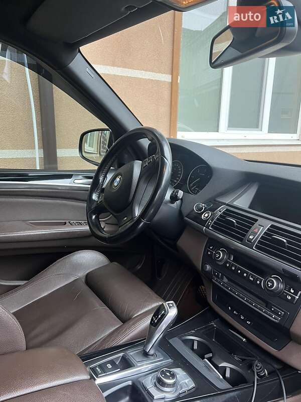 Позашляховик / Кросовер BMW X5 2010 в Рівному