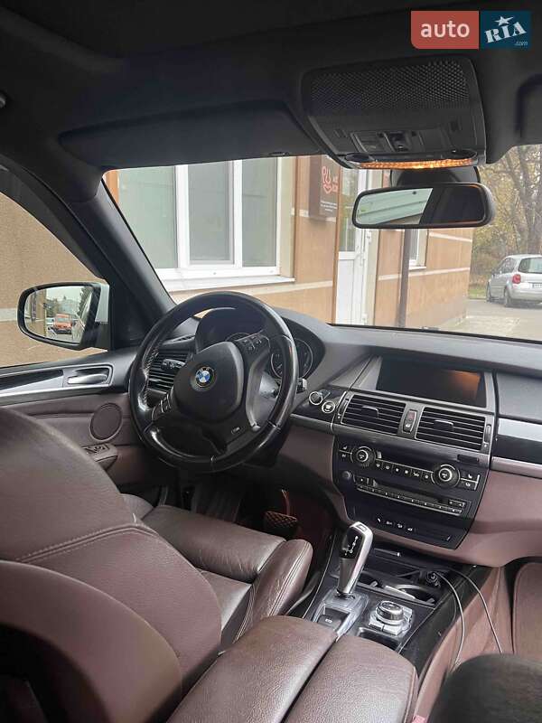 Позашляховик / Кросовер BMW X5 2010 в Рівному