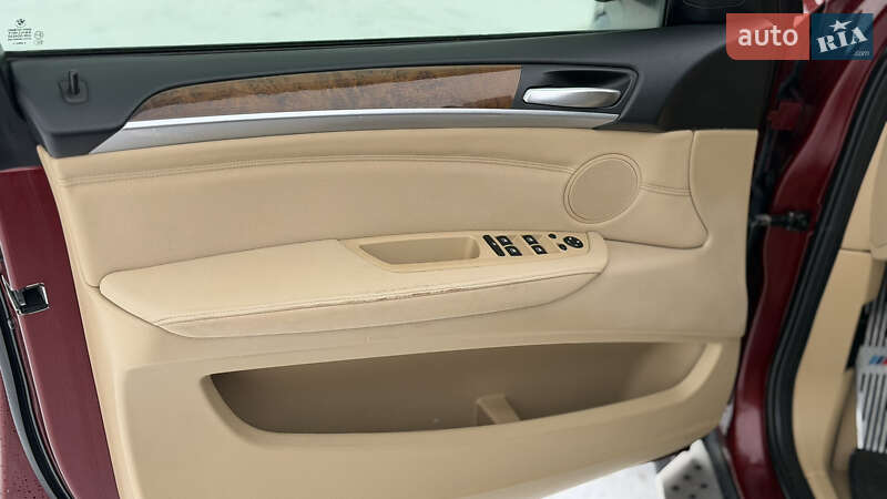 Внедорожник / Кроссовер BMW X5 2010 в Погребище