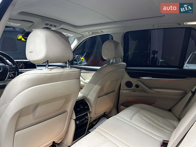 Позашляховик / Кросовер BMW X5 2014 в Чернівцях