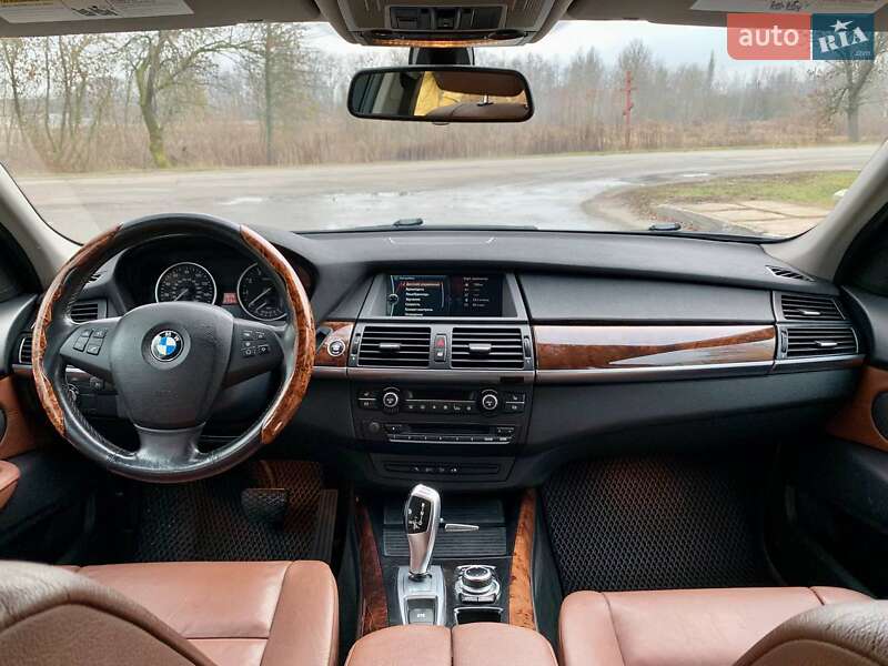 Внедорожник / Кроссовер BMW X5 2013 в Малине