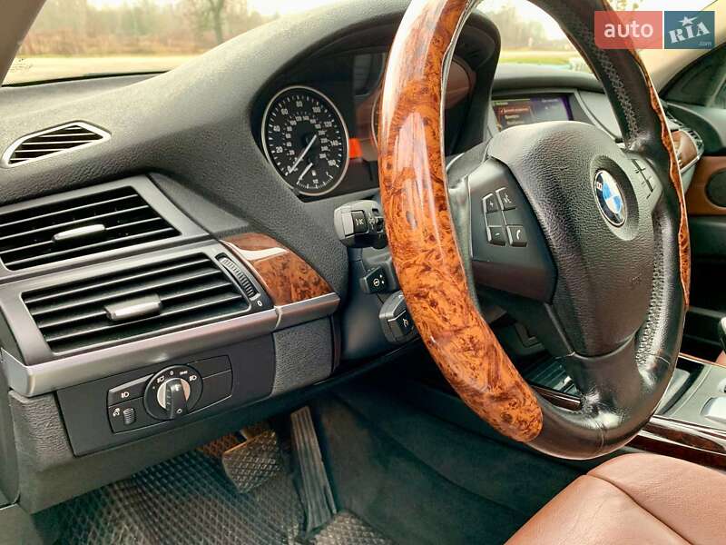 Внедорожник / Кроссовер BMW X5 2013 в Малине