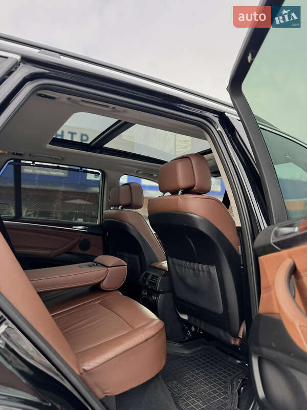 Внедорожник / Кроссовер BMW X5 2013 в Калуше