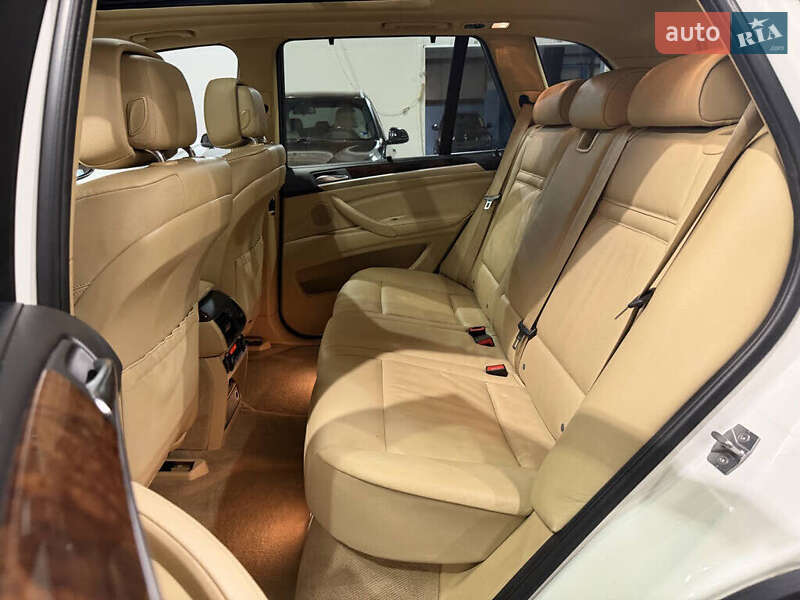 Позашляховик / Кросовер BMW X5 2012 в Львові