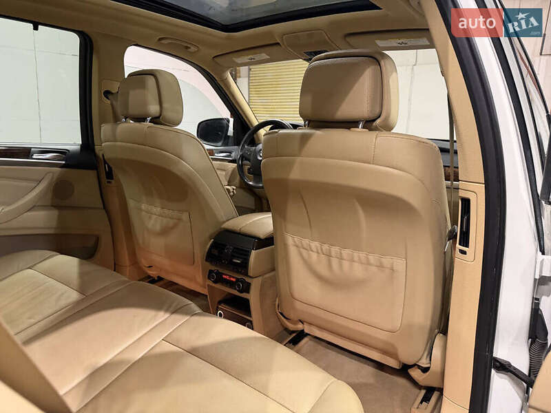 Позашляховик / Кросовер BMW X5 2012 в Львові