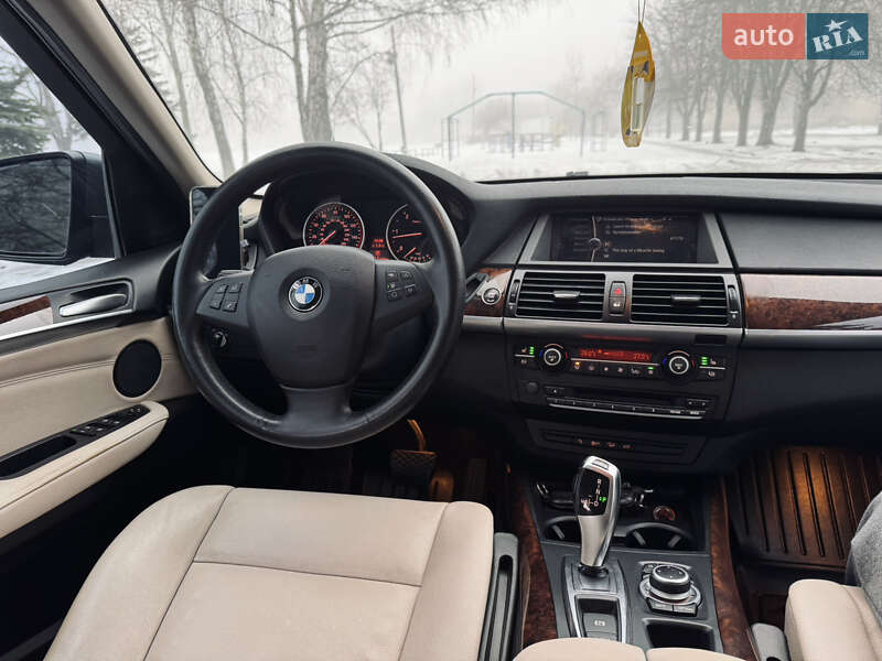 Внедорожник / Кроссовер BMW X5 2011 в Киеве
