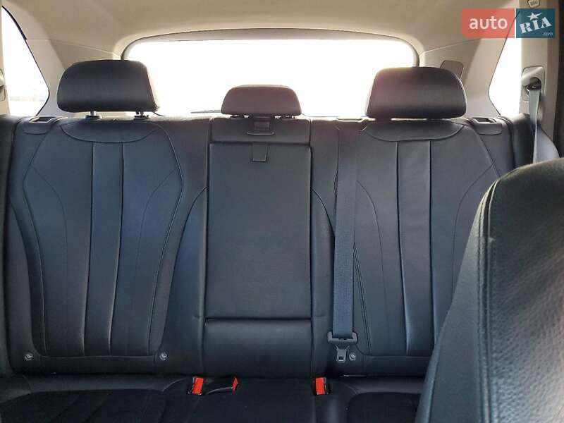 Внедорожник / Кроссовер BMW X5 2016 в Ровно