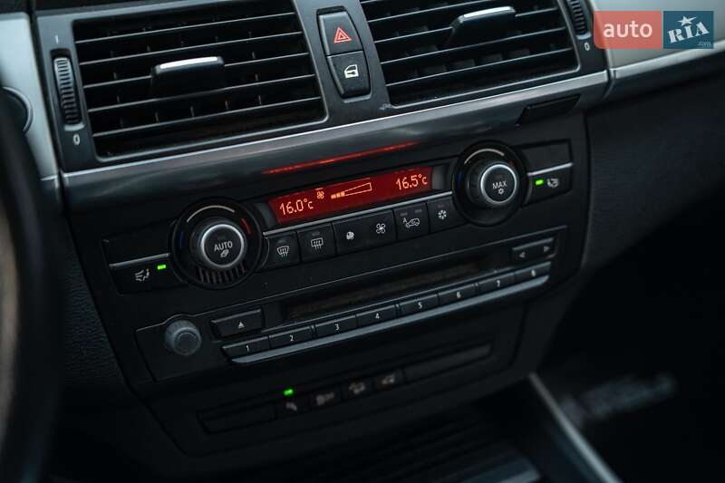 Позашляховик / Кросовер BMW X5 2011 в Чернівцях