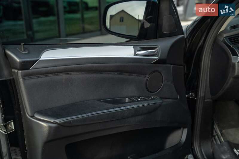 Позашляховик / Кросовер BMW X5 2011 в Чернівцях